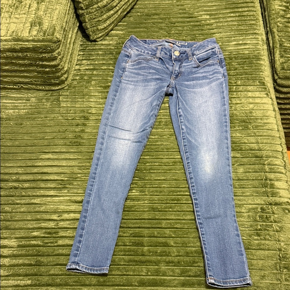 American Eagle Outfitters Women's Light Blue Cropped Jeans